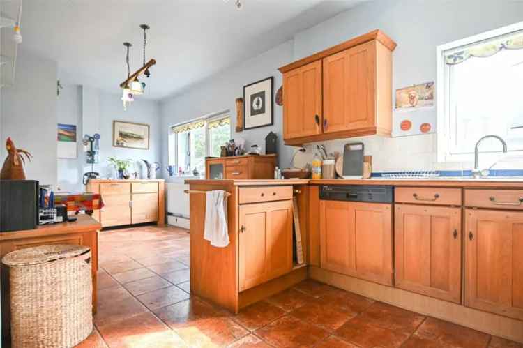 3 Bedroom Arts & Crafts Bungalow For Sale