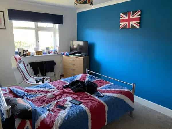 3-4 Bed House Near Chichester  Large Garden Driveway