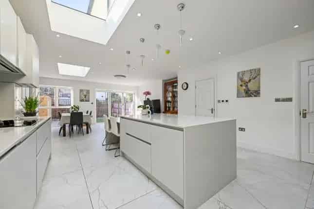 5 4 Bedroom Semi Detached House for Sale Warwick Road London W5