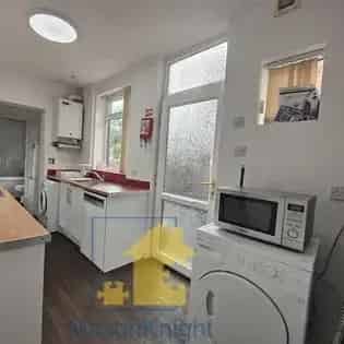 5 Bedroom Student House Near Campus
