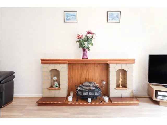 3 Bedroom Terraced House for Sale in Condorrat Cumbernauld