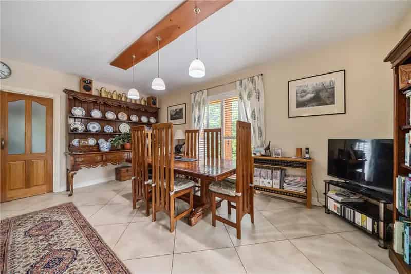 4 Bedroom Detached House with Expansive Gardens Rhosgoch