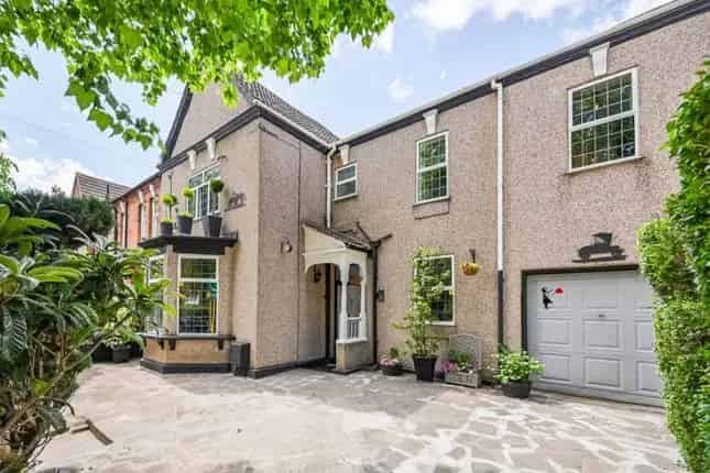 5 Bedroom House for Sale in Walthamstow E17
