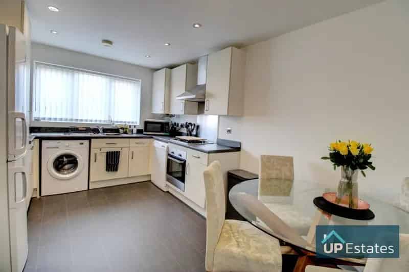3 Bedroom Terraced House for Rent - 50% Shared Ownership