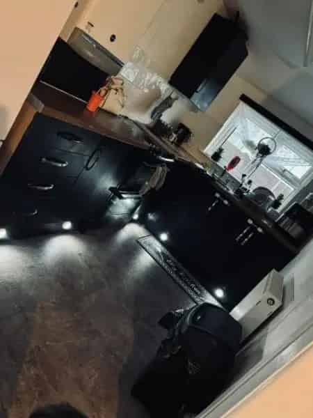 2 Bedroom House Near School and Shops