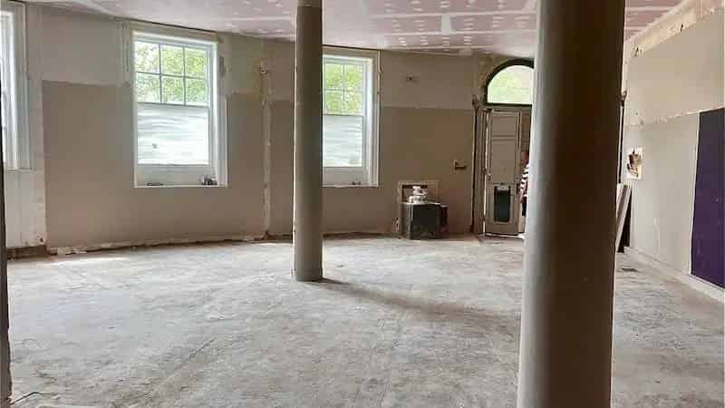 Teddington High Street Retail Unit - Prime Location