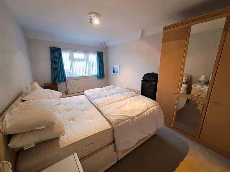 3 Bed Detached House For Sale NO ONWARD CHAIN