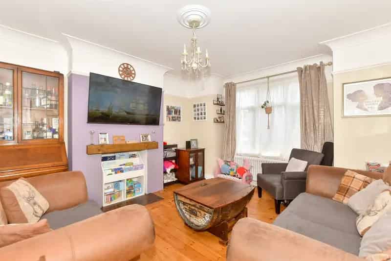 4 Bedroom Semi-Detached House for Sale Near Sunny Sands Beach