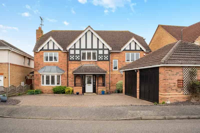 5 Bedroom Detached House For Sale Northampton