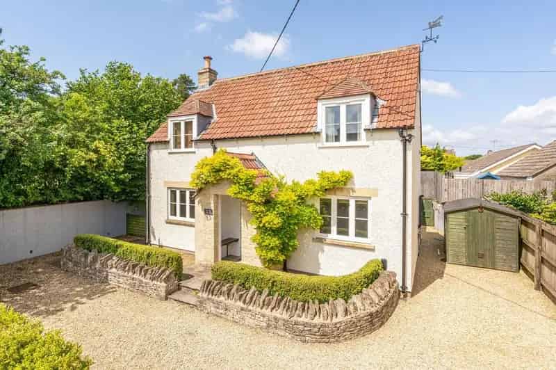 3 Bedroom Detached House for Sale in Hawkesbury Upton