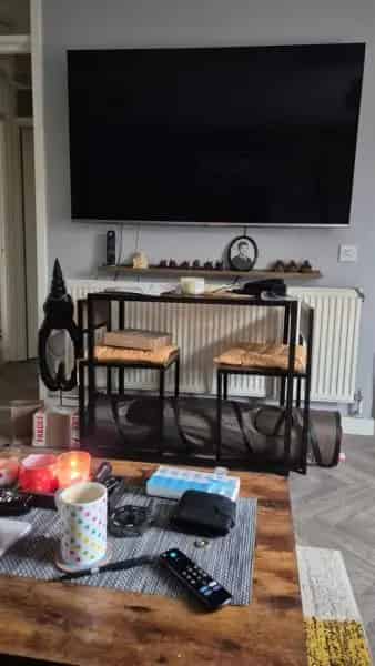 Lovely Flat with Wet Room Near Shops and Bus Stop