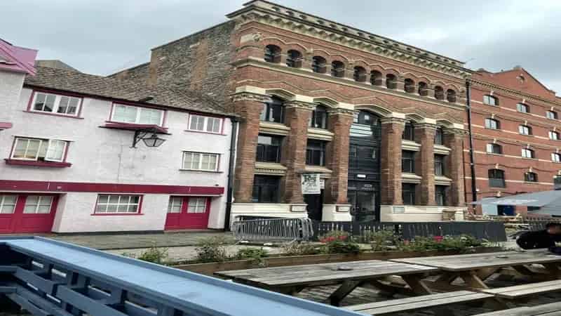 Commercial property For Rent , 35, King Street, Bristol, England