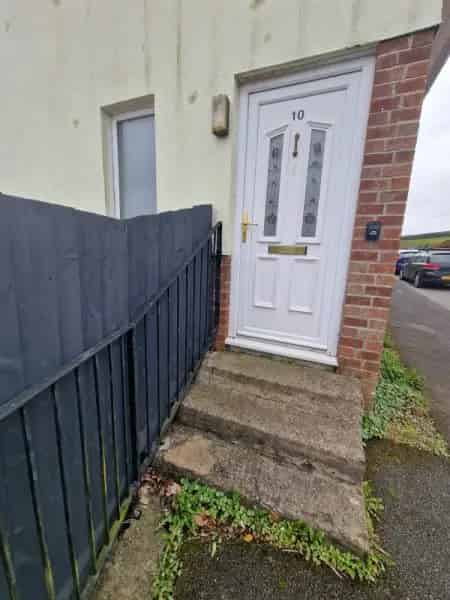 3 Bed House with Garden in Quiet Village