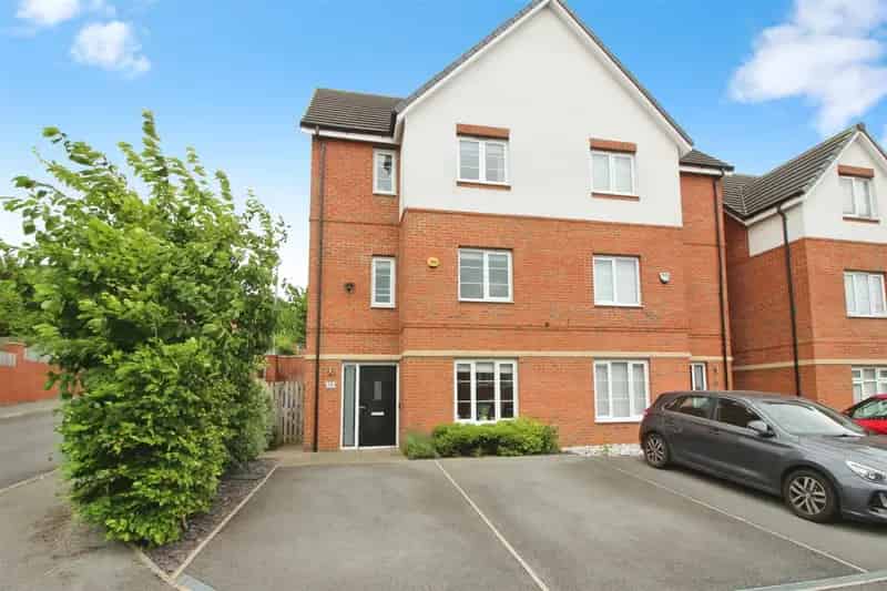 3 Bedroom Semi Detached House to Rent Garden Office Modern Kitchen En Suite