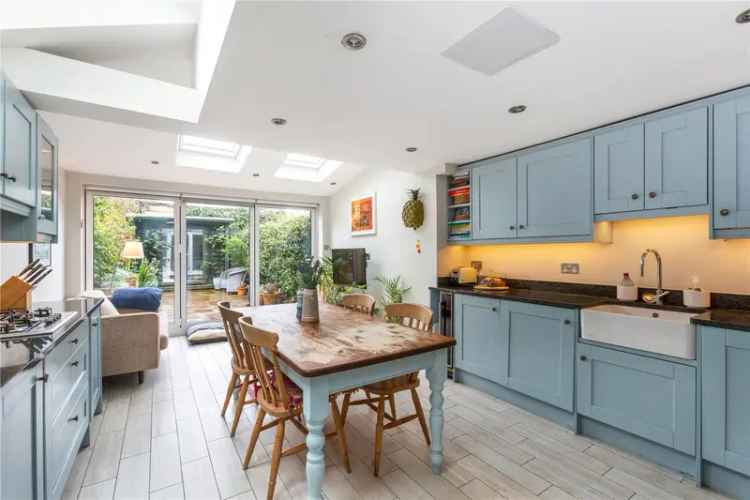 2 Bedroom House in London Totterdown Conservation Area