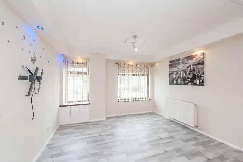 Inverbervie Detached Bungalow Two Bedroom Modern Bathroom