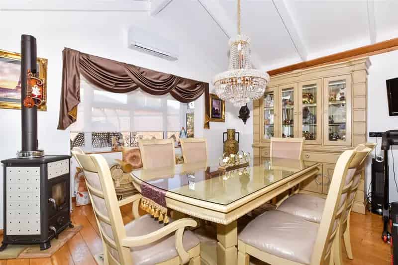4 Bedroom Detached House for Sale Near River Medway