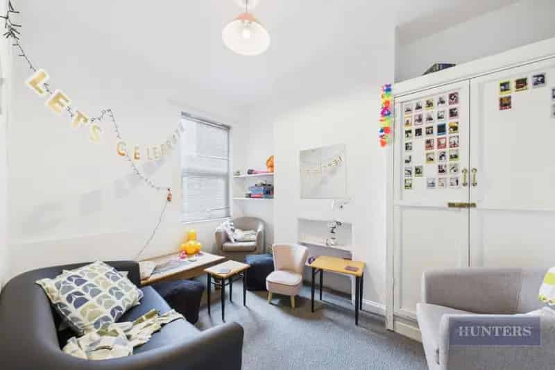 4 Bedroom Student House To Let