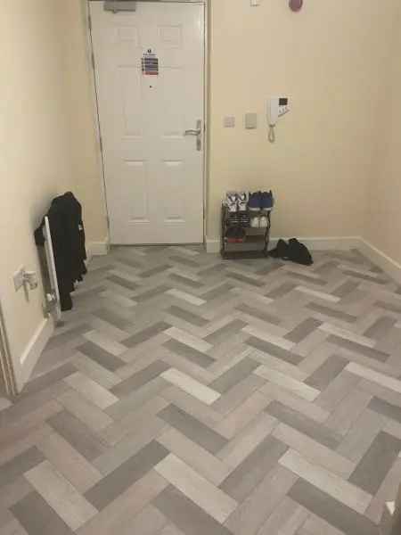 Flat For Rent in Wakefield, England