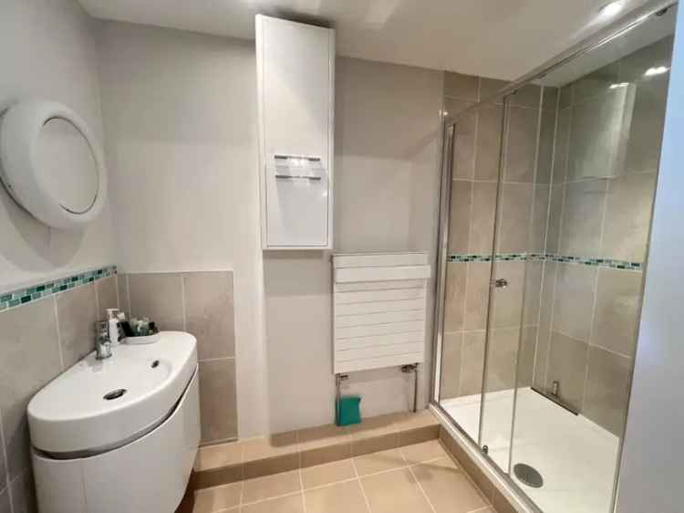 2 Bedroom Apartment in Grade II Listed House