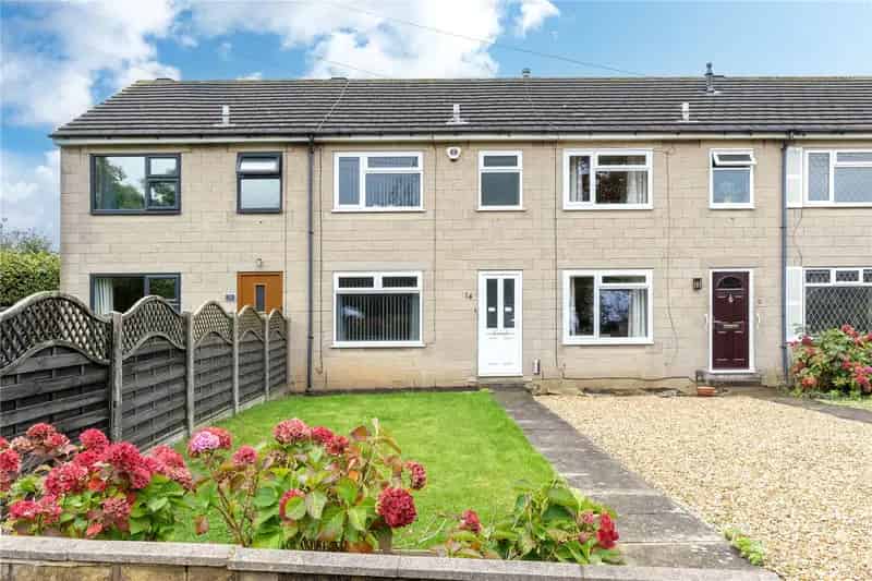 Two Bedroom Terraced House in Horsforth