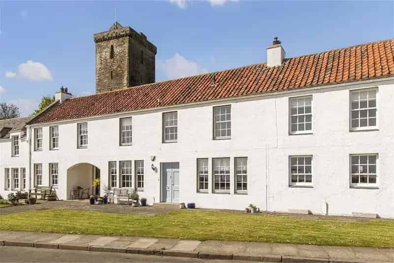 3 Bed Seafront House with Garage and Stunning Views