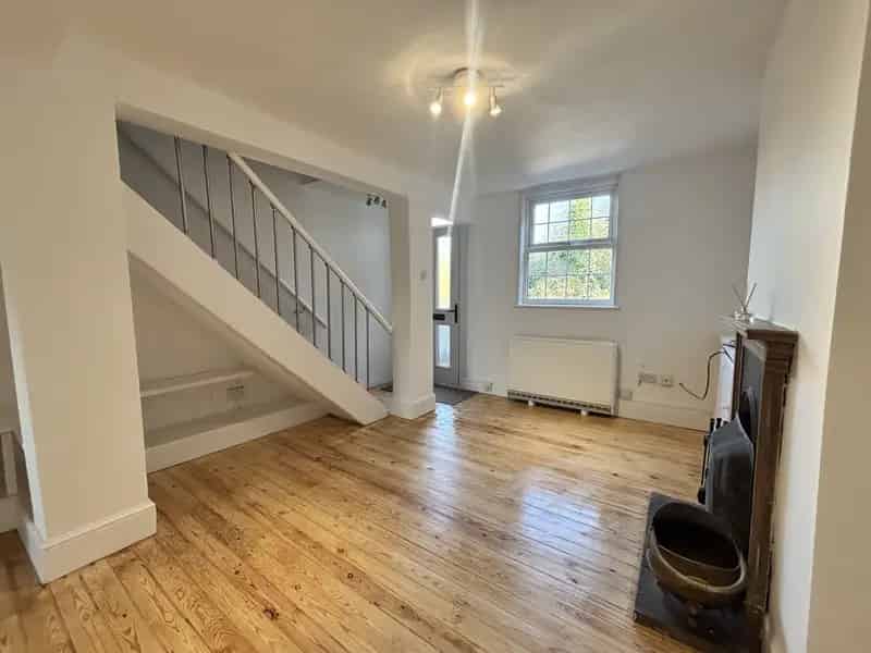 Three Bedroom Townhouse Near Banbury Town Centre