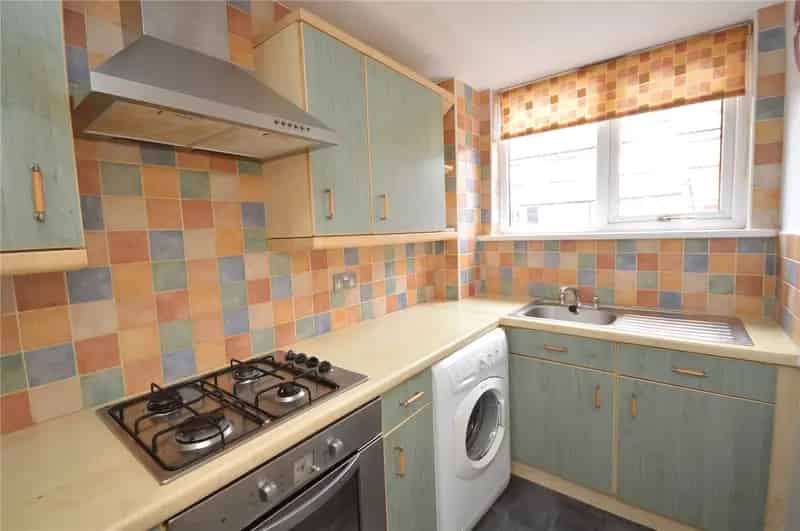 One Bedroom Terrace House Near Motorways
