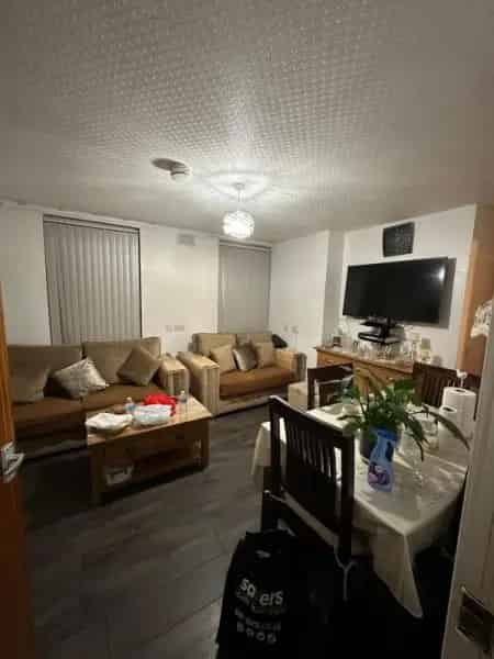 2 Bedroom Ground Floor Flat Swap for House or Bungalow