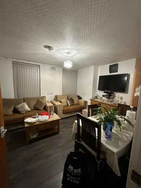 2 Bedroom Ground Floor Flat Swap for House or Bungalow