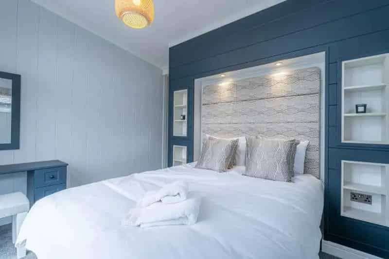 2 Bed Lodge on Trout Lake - Stunning New Build