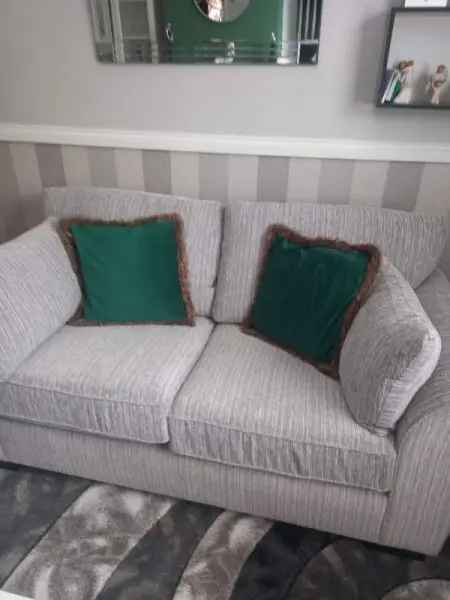 3 Bedroom House with Gardens Close to Amenities