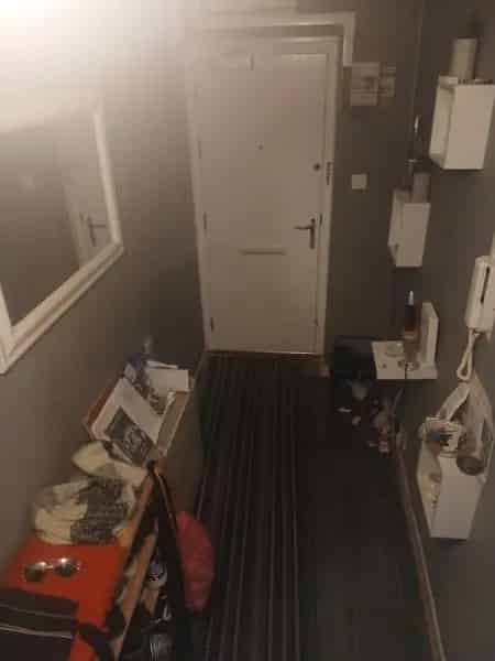 2 Bedroom Flat Near Schools and Transport