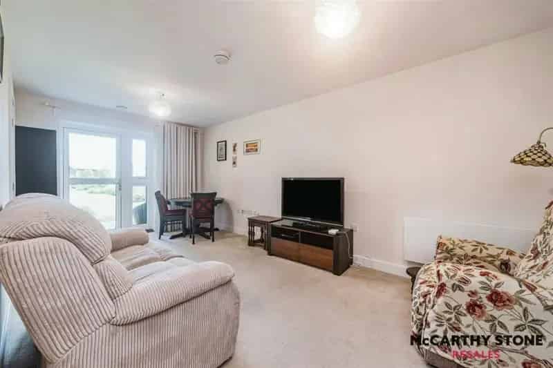1 Bedroom Retirement Apartment with Patio