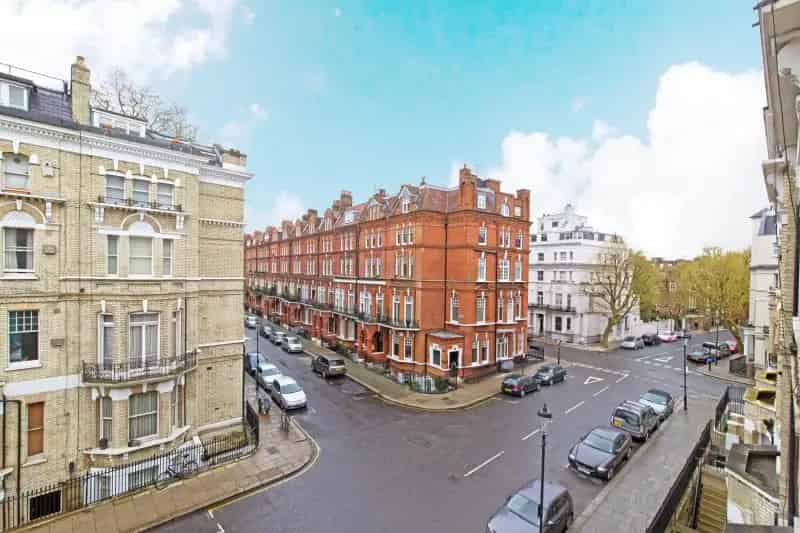 2 Bedroom Flat South Kensington - Spacious Open-Plan Living
