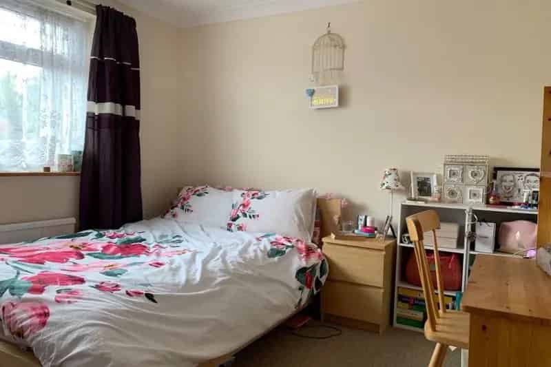 3 Bed House with Garage and Garden Zero Deposit Available