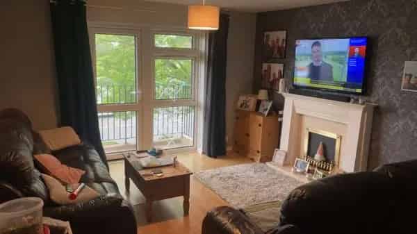 Spacious 2 Bed Flat with Large Walk In Wardrobe Balcony and Garden