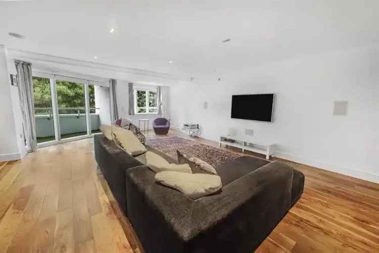 3 Bedroom Apartment for Sale in Bowdon