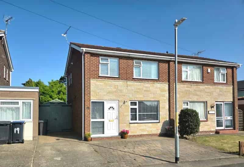 3 Bedroom Semi-Detached House For Sale