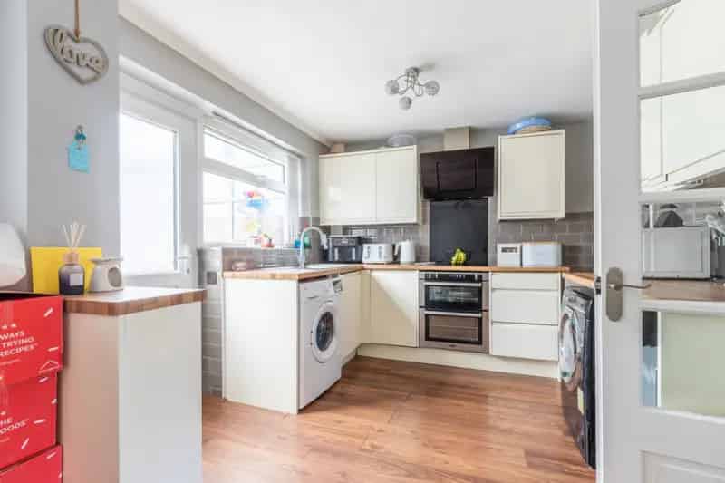 3 Bedroom Semi-Detached House For Sale Chadderton