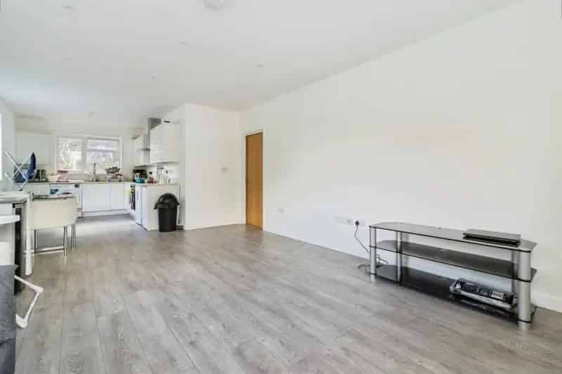Flat For Sale , Teignmouth Road, England