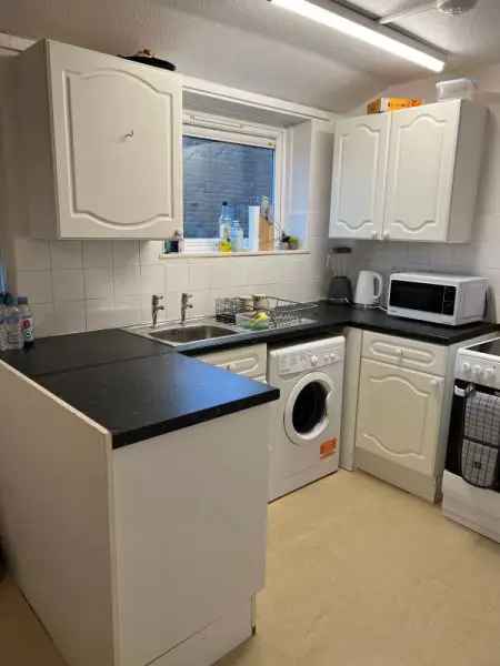 Flat For Rent in Chichester, England