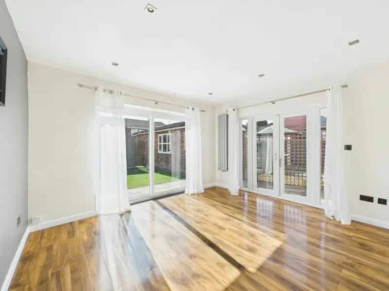 Substantial Detached Family Home with Modern Interiors and Large Garden