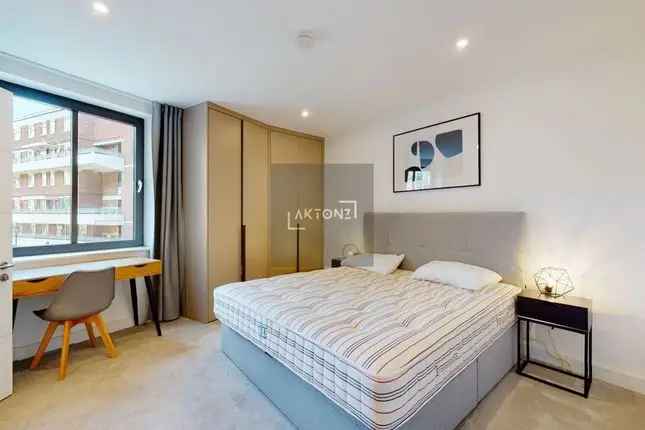 3-Bedroom Flat for Rent in Shoreditch Exchange London