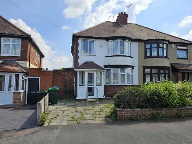 3 Bedroom Semi-Detached House for Sale