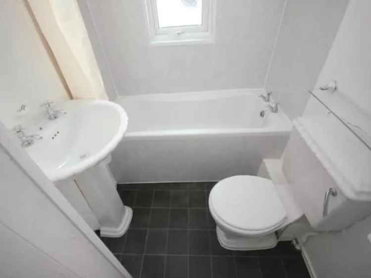 4 bedroom terraced house to rent