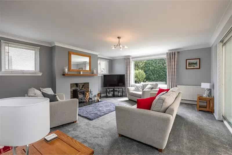 3 Bed Detached Bungalow with 2 Reception Rooms and Extensive Garden