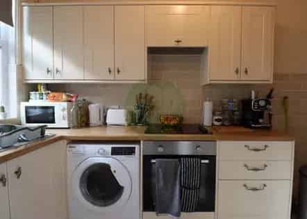 2 Bedroom House Leeds July 2025