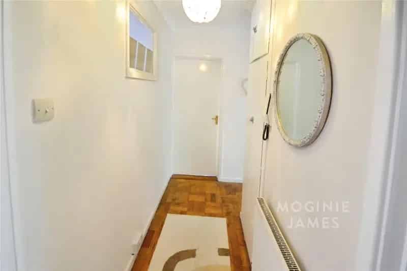 2 Bedroom Apartment for Sale Near Amenities and Parks