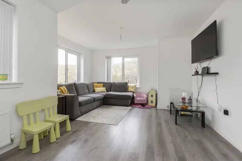 2 Bedroom Ground Floor Flat to Rent